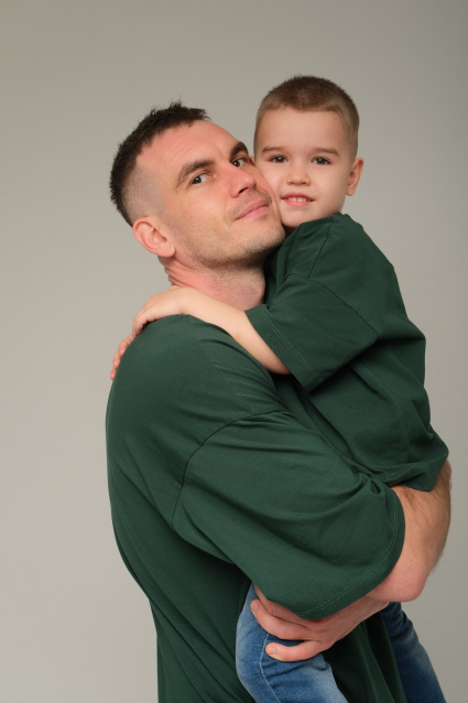 Заказать семейную фотосессию в студии - от сети фотостудий Fashion Box в Кемерово
 – фото № 3