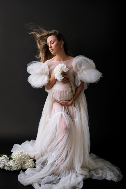 Заказать фотосессию в ожидании чуда - в студии от компании Fashion Box в Кемерово – фото № 2