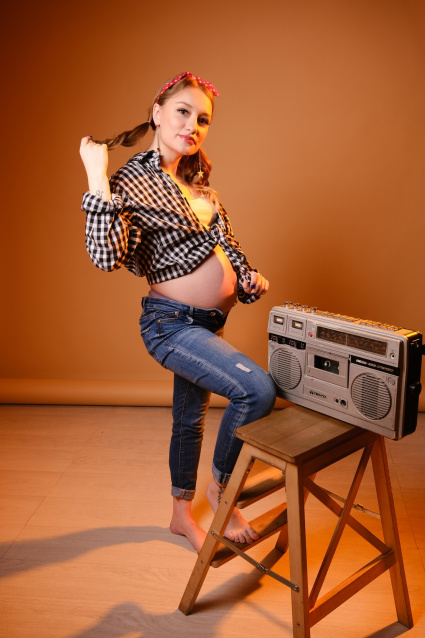 Заказать фотосессию в ожидании чуда - в студии от компании Fashion Box в Кемерово – фото № 35