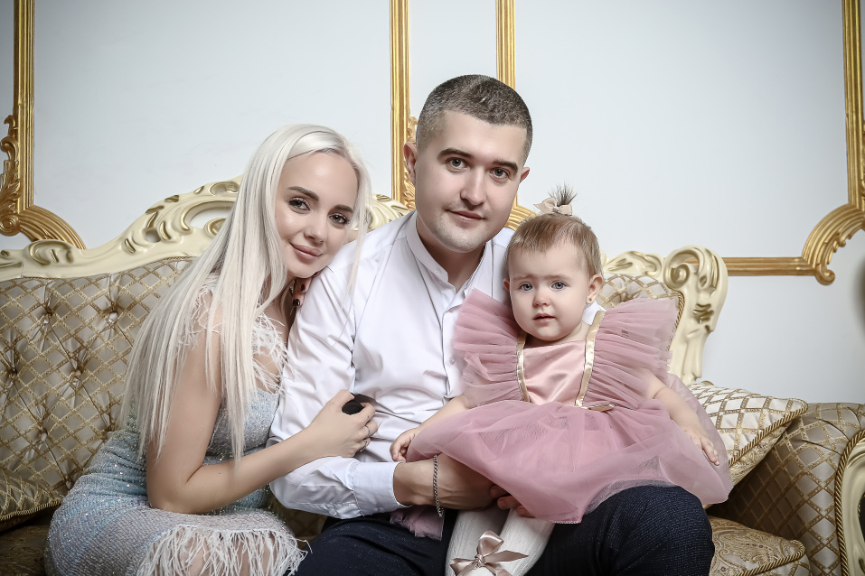 Заказать семейную фотосессию в студии - от сети фотостудий Fashion Box в Кемерово
 – фото № 26