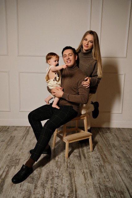 Заказать семейную фотосессию в студии - от сети фотостудий Fashion Box в Кемерово
 – фото № 7