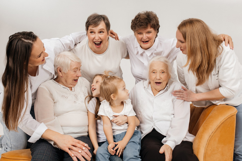 Заказать семейную фотосессию в студии - от сети фотостудий Fashion Box в Кемерово
 – фото № 28