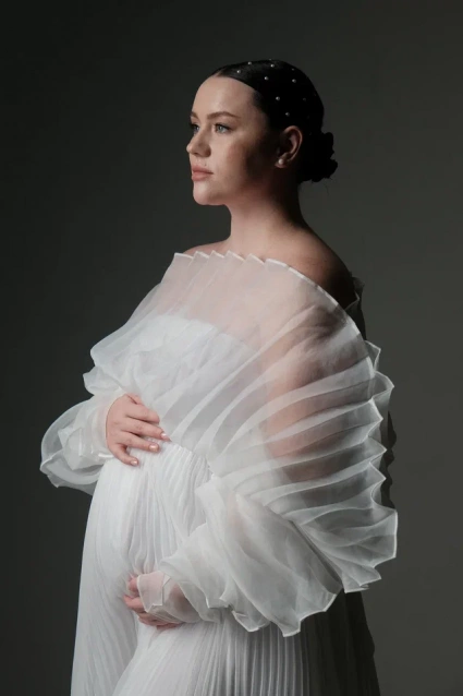 Заказать фотосессию в ожидании чуда - в студии от компании Fashion Box в Кемерово – фото № 7