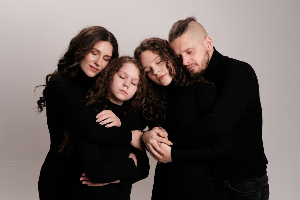 Заказать семейную фотосессию в студии - от сети фотостудий Fashion Box в Кемерово
 – фото № 25