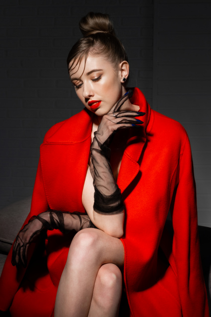 Заказать индивидуальную фотосессию в 2-х образах - съемка от профессионалов студии Fashion Box в Кемерово
 – фото № 17