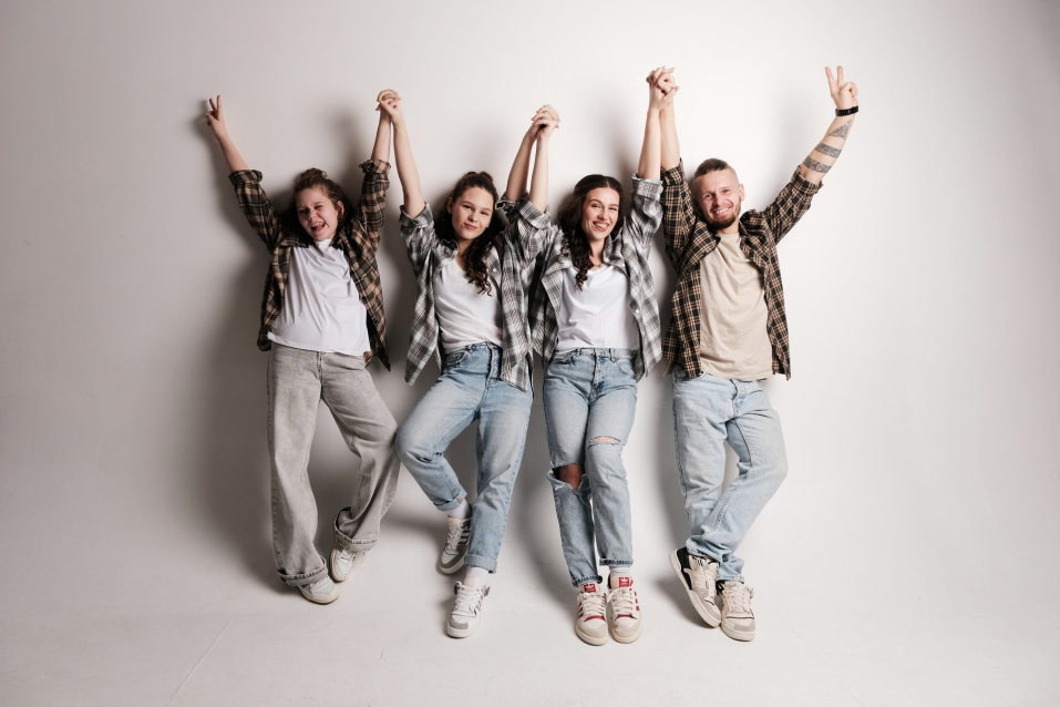 Заказать семейную фотосессию в студии - от сети фотостудий Fashion Box в Кемерово
 – фото № 24