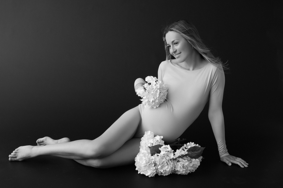Заказать фотосессию в ожидании чуда - в студии от компании Fashion Box в Кемерово – фото № 1