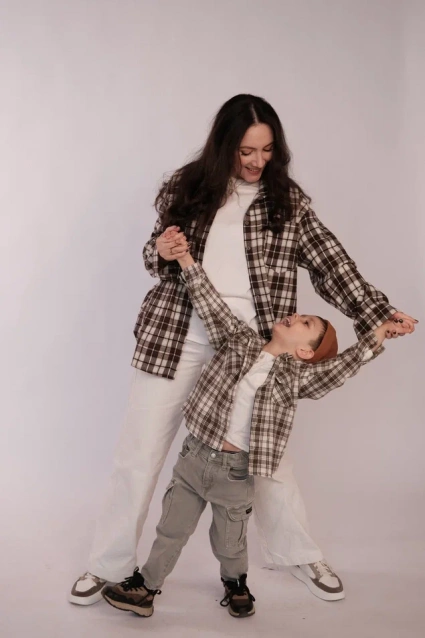 Заказать семейную фотосессию в студии - от сети фотостудий Fashion Box в Кемерово
 – фото № 9