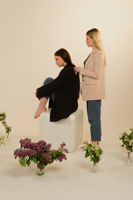 Заказать фотосессию для 2-х подруг - фотосъемка от сети фотостудии Fashion Box в Кемерово
 – фото № 13