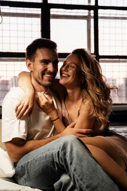 Заказать фотосессию Love Story - в студии на двоих от сети фотостудий Fashion Box в Кемерово
 – фото № 4
