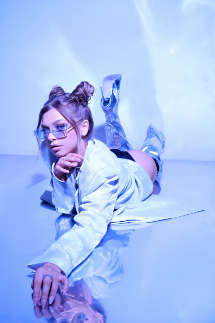 Заказать индивидуальную фотосессию в 2-х образах - съемка от профессионалов студии Fashion Box в Кемерово
 – фото № 13