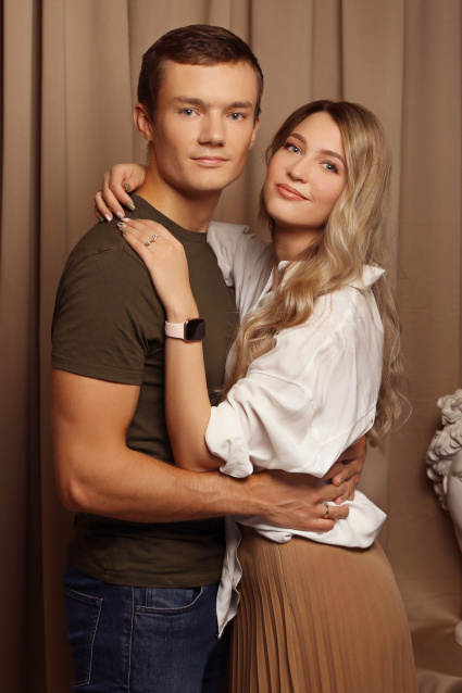 Заказать фотосессию Love Story - в студии на двоих от сети фотостудий Fashion Box в Кемерово
 – фото № 2