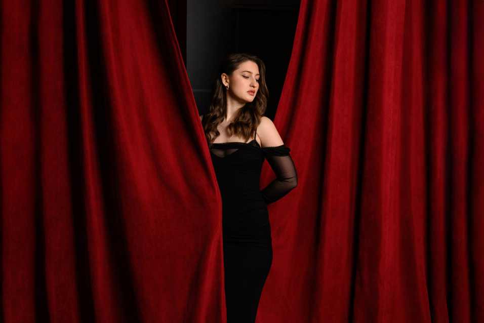 Заказать индивидуальную фотосессию в 2-х образах - съемка от профессионалов студии Fashion Box в Кемерово
 – фото № 2